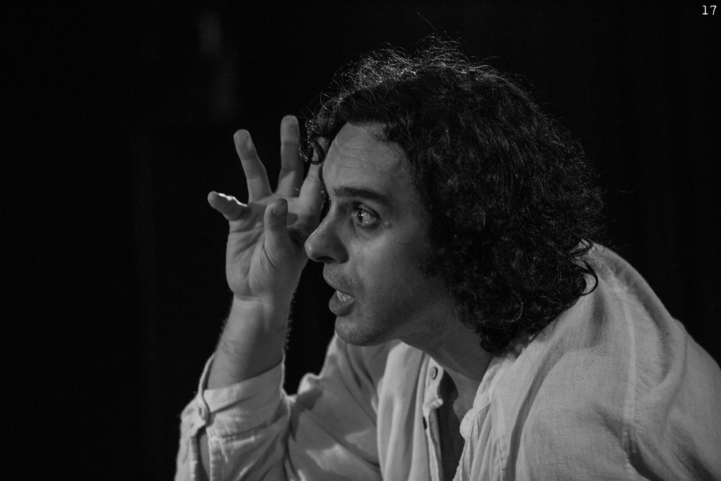 Hamlet One - Theaterszene