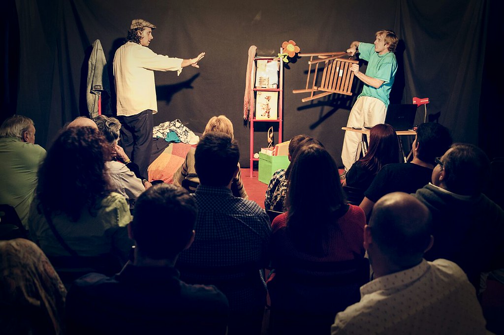 Mikrotheater Madrid 'Die Toten sagen immer die Wahrheit' Szene